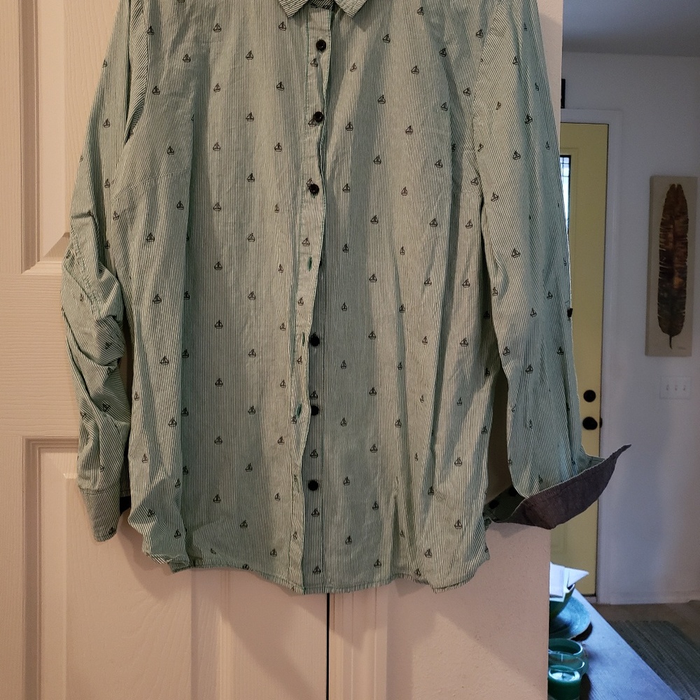 Tommy Hilfiger button up shirt - Picture 2 of 4